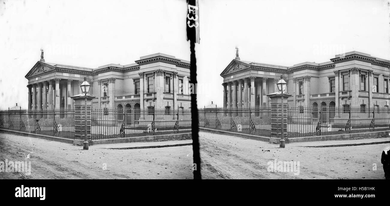 0 a due piani in stile classico e moderno edificio - è Crumlin Road Courthouse in Belfast Foto Stock