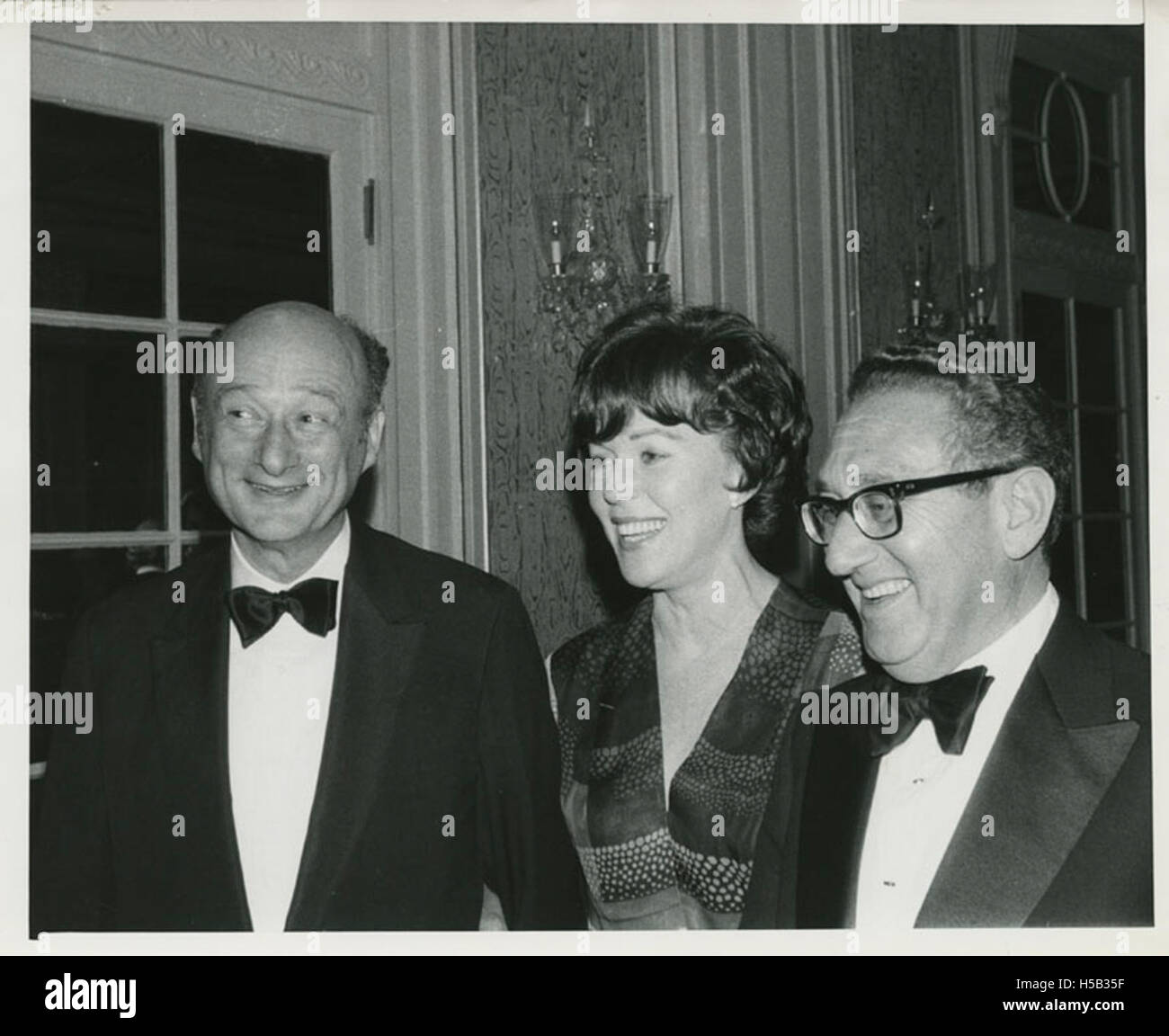 Ed Koch Bess Myerson e Henry Kissinger a Stephen S. Wise Award Dinner Foto Stock