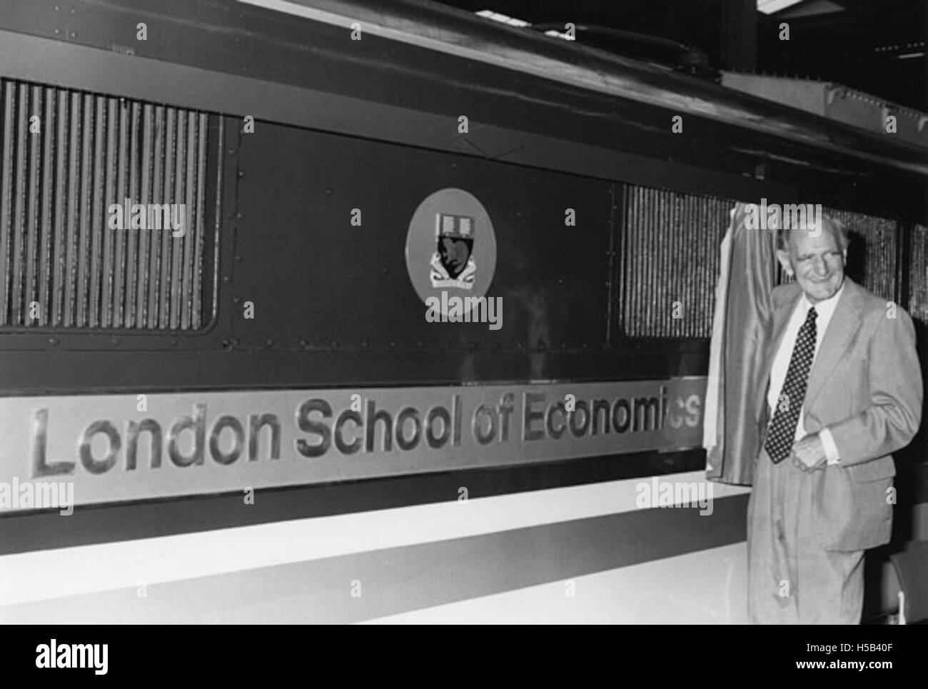 Inaugurazione della "London School of Economics" British Rail locomotiva elettrica, Euston Station, 3 ottobre 1985 Foto Stock