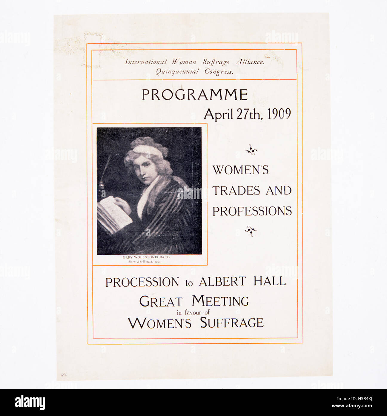 Mary Lowndes era una suffragista e artista britannica, nota per i suoi contributi al movimento per il suffragio femminile. Questo album contiene opere d'arte e cimeli che riflettono il suo attivismo e la sua espressione artistica all'inizio del XX secolo. Foto Stock