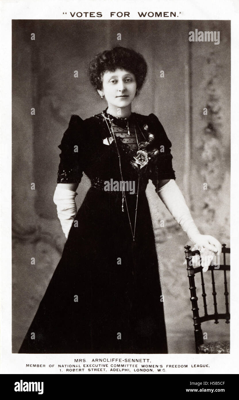 Un ritratto di Maud Arncliffe Sennett, un'attrice attiva intorno al 1908. È nota per il suo lavoro nei primi film e nel teatro durante l'era del cinema muto, contribuendo allo sviluppo del cinema. Foto Stock