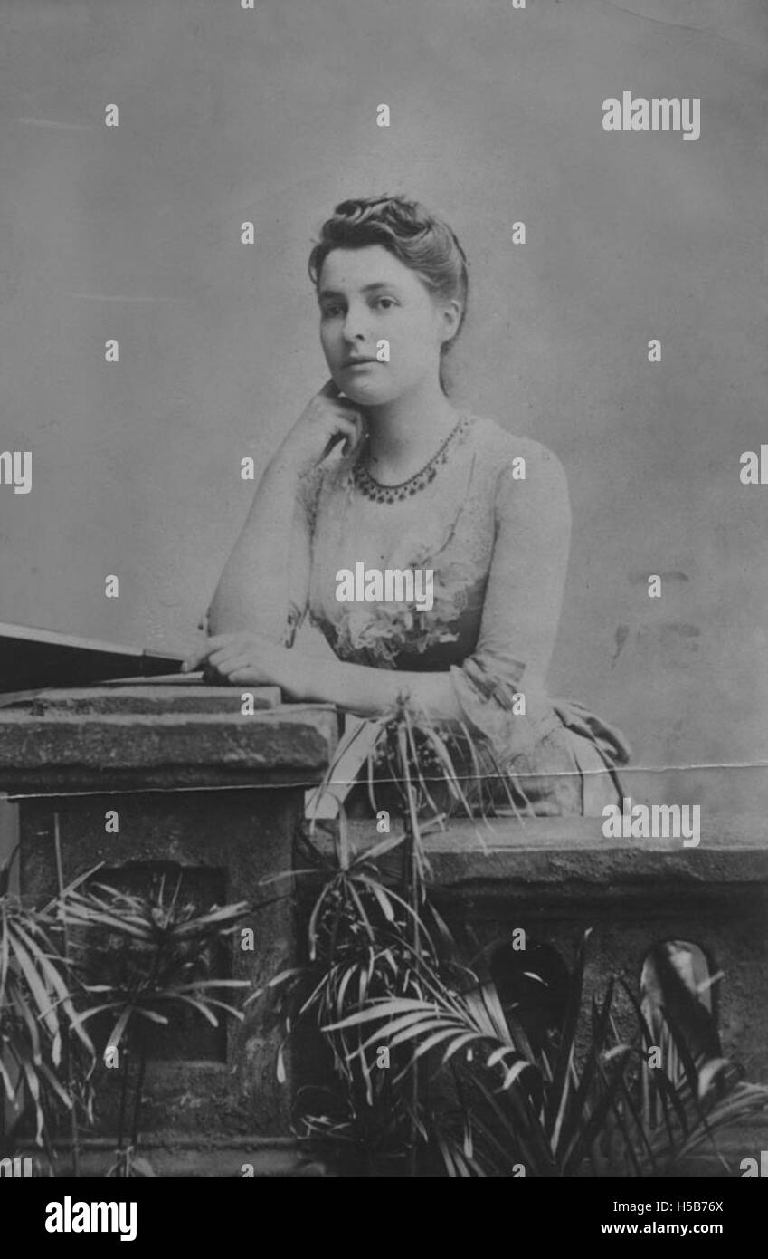 Un ritratto o una fotografia di Beatrice Webb, una figura chiave nella riforma sociale, intorno al 1875, che mette in evidenza i suoi contributi alla scienza e alla politica sociale. Foto Stock