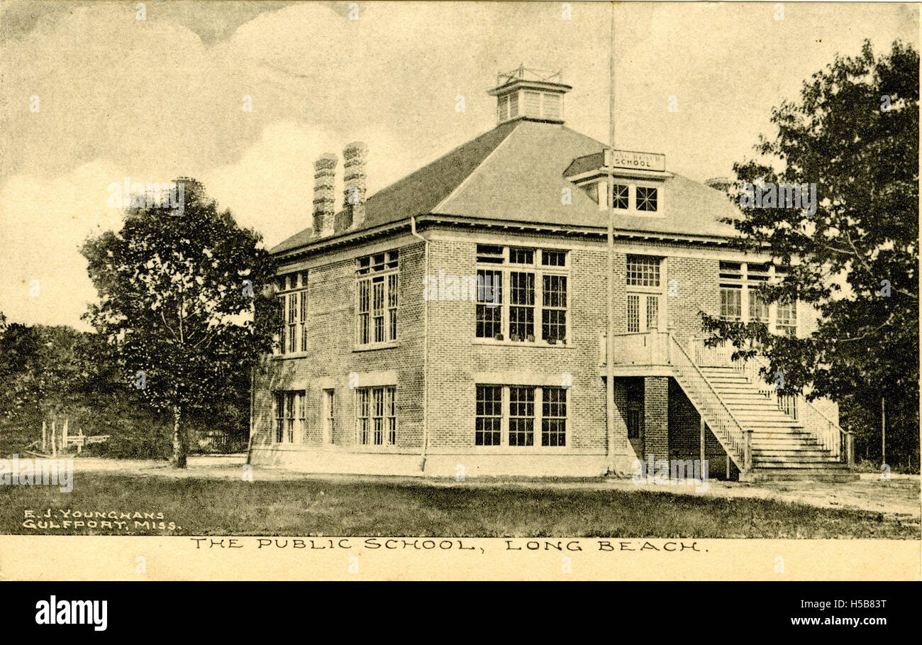 Una fotografia storica della Public School di Long Beach, Mississippi, che mostra la struttura dell'edificio scolastico all'inizio del XX secolo. Foto Stock