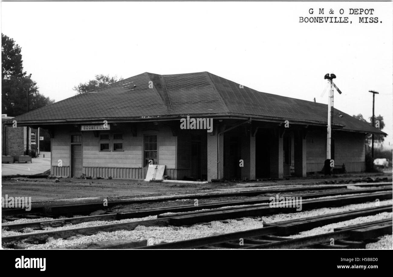 Il G M and o Depot di Booneville, Mississippi, era un'importante stazione ferroviaria per la Gulf, Mobile e Ohio Railroad. Ha servito come hub per i trasporti nella regione durante i suoi anni operativi. Foto Stock