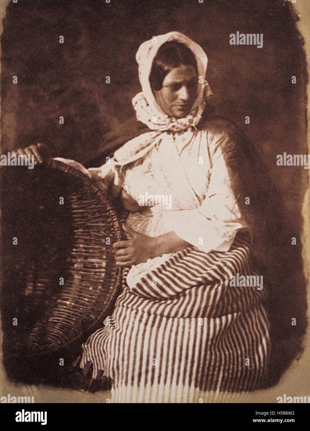 Mrs. Elizabeth (Johnstone) Hall, una moglie di pesce di Newhaven, ritratta in questa fotografia storica. Foto Stock