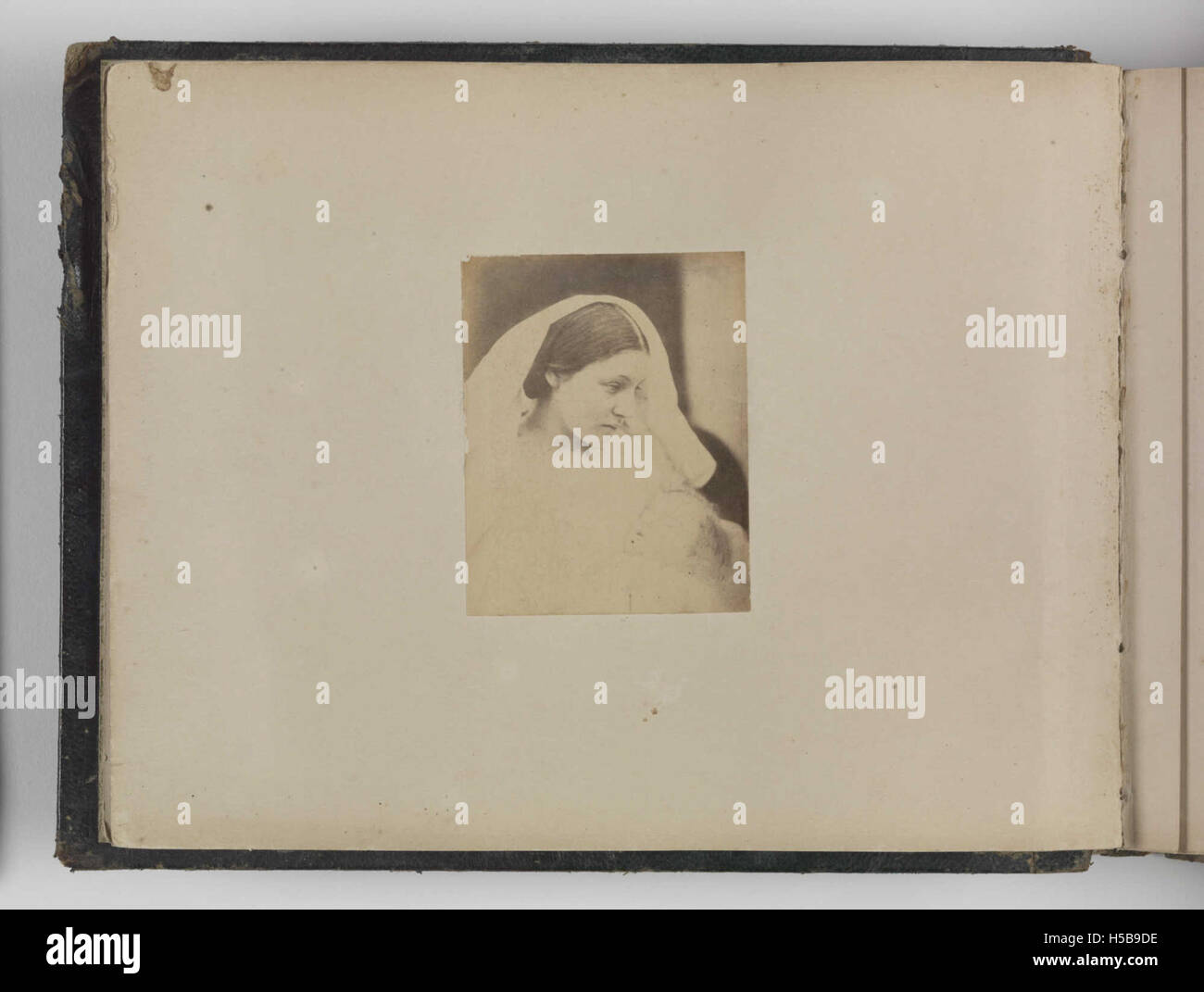 Un ritratto intitolato *la Madonna riposata* (riposare nella speranza), con Mary Hillier e Percy Keown nel 1864. L'opera d'arte riflette l'arte britannica del XIX secolo e raffigura temi di riposo e speranza. Foto Stock