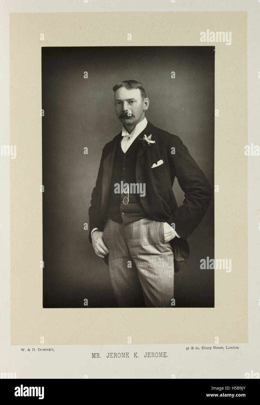 Jerome K. Jerome è stato uno scrittore inglese, meglio conosciuto per le sue opere umoristiche, tra cui "Three Men in a Boat". Contribuì in modo significativo alla letteratura britannica, in particolare nel genere della scrittura comica tra la fine del XIX e l'inizio del XX secolo. Foto Stock