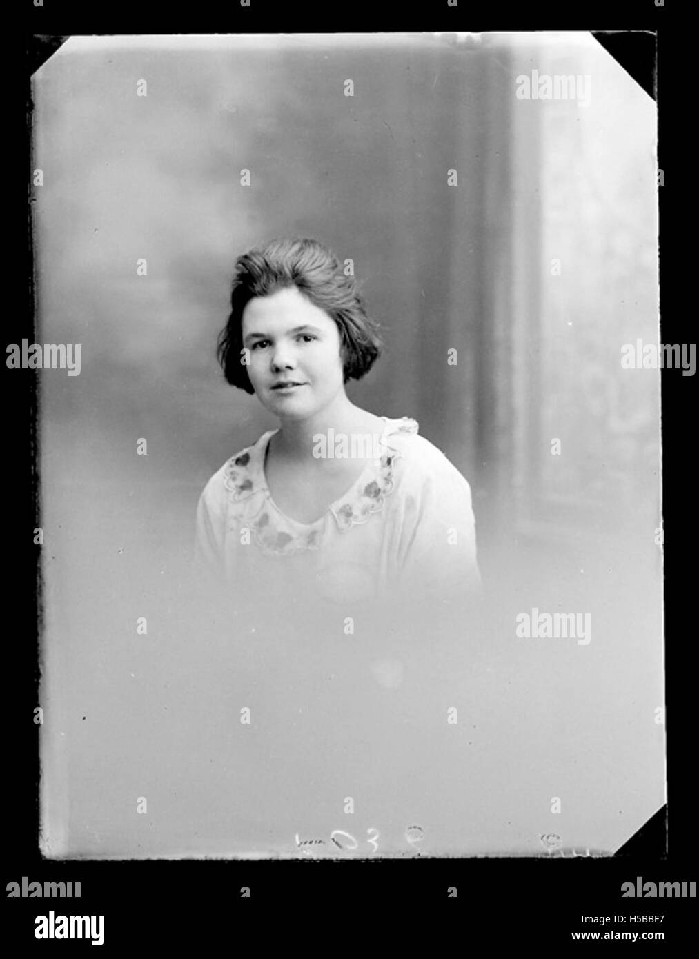 L'immagine etichettata D1422 B76301 Q 059 è un'altra fotografia d'archivio, probabilmente parte di una collezione storica. Il suo contesto specifico rimane non identificato, ma può riguardare un soggetto militare o civile del passato. Foto Stock