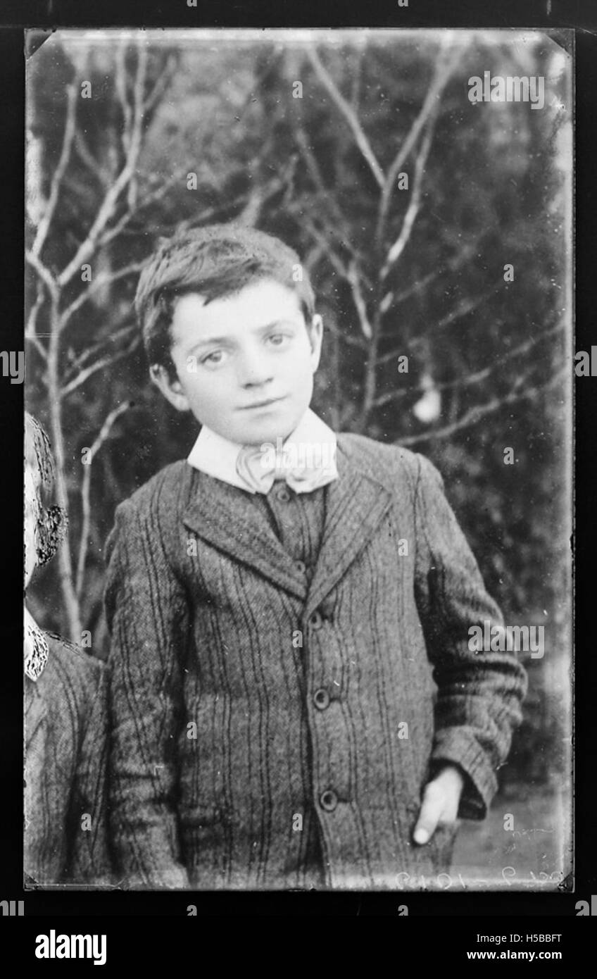 Riferimento a specifici materiali di archivio o catalogati, identificati con il codice D1422 B76292 A2, probabilmente collegati a un documento o oggetto storico. Foto Stock