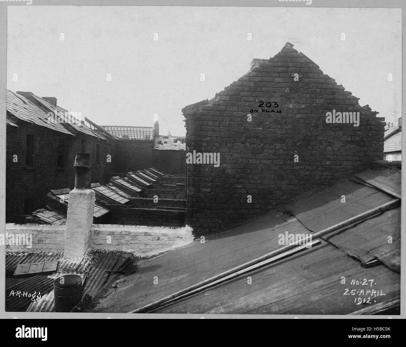 L'area di Hemsworth Street e Conlon Street si riferiscono a un quartiere o a una regione specifici, probabilmente in una città o in una città. Queste strade possono avere un significato storico o geografico all'interno del loro contesto locale, riflettendo potenzialmente lo sviluppo urbano o la pianificazione regionale. Foto Stock