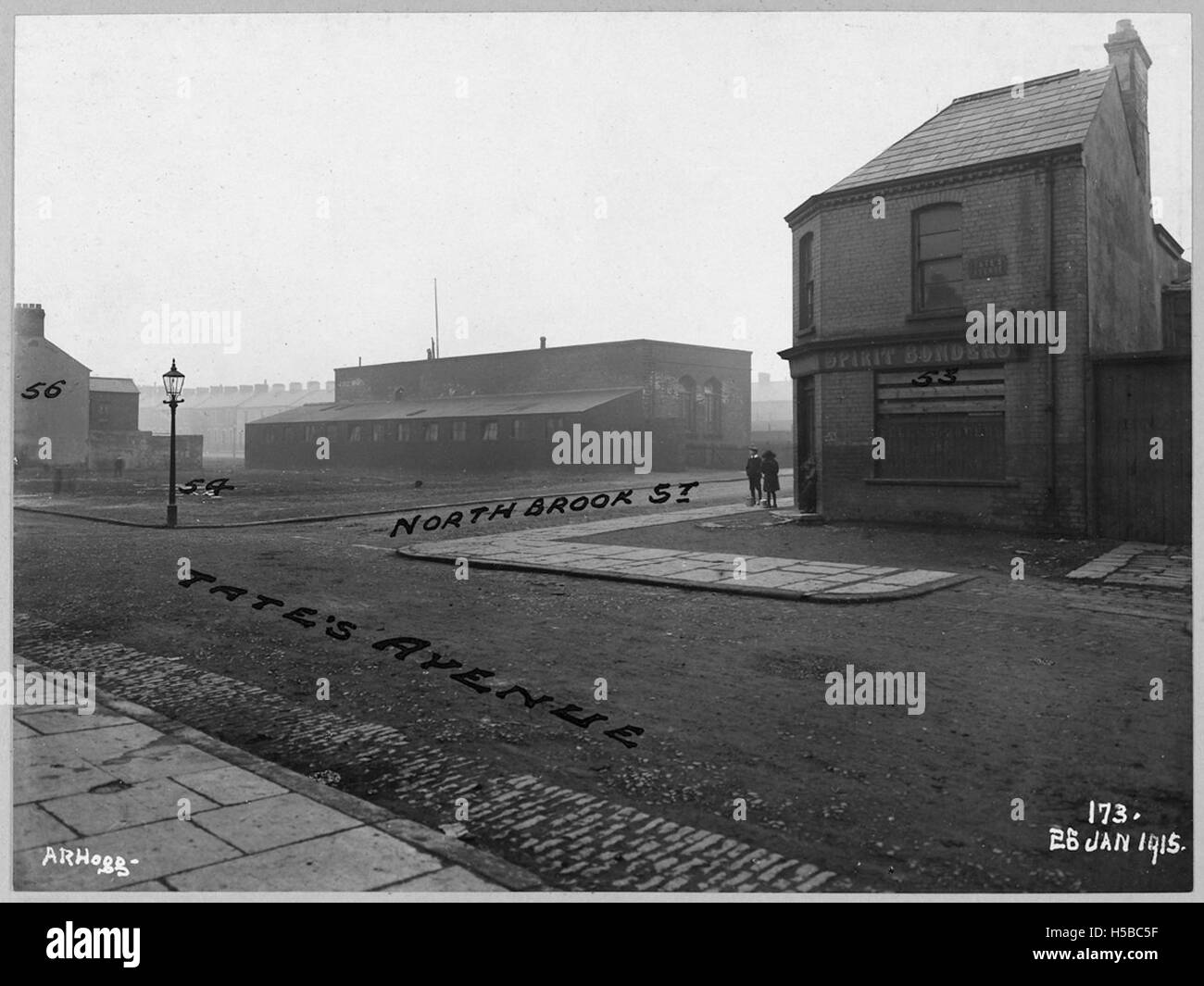 Il piano B.C.A. 1911 include i dettagli dell'hotel per le località numerate 53, 54 e 56. Questi piani forniscono importanti informazioni sullo sviluppo urbano e sui confini immobiliari all'inizio del XX secolo. Foto Stock