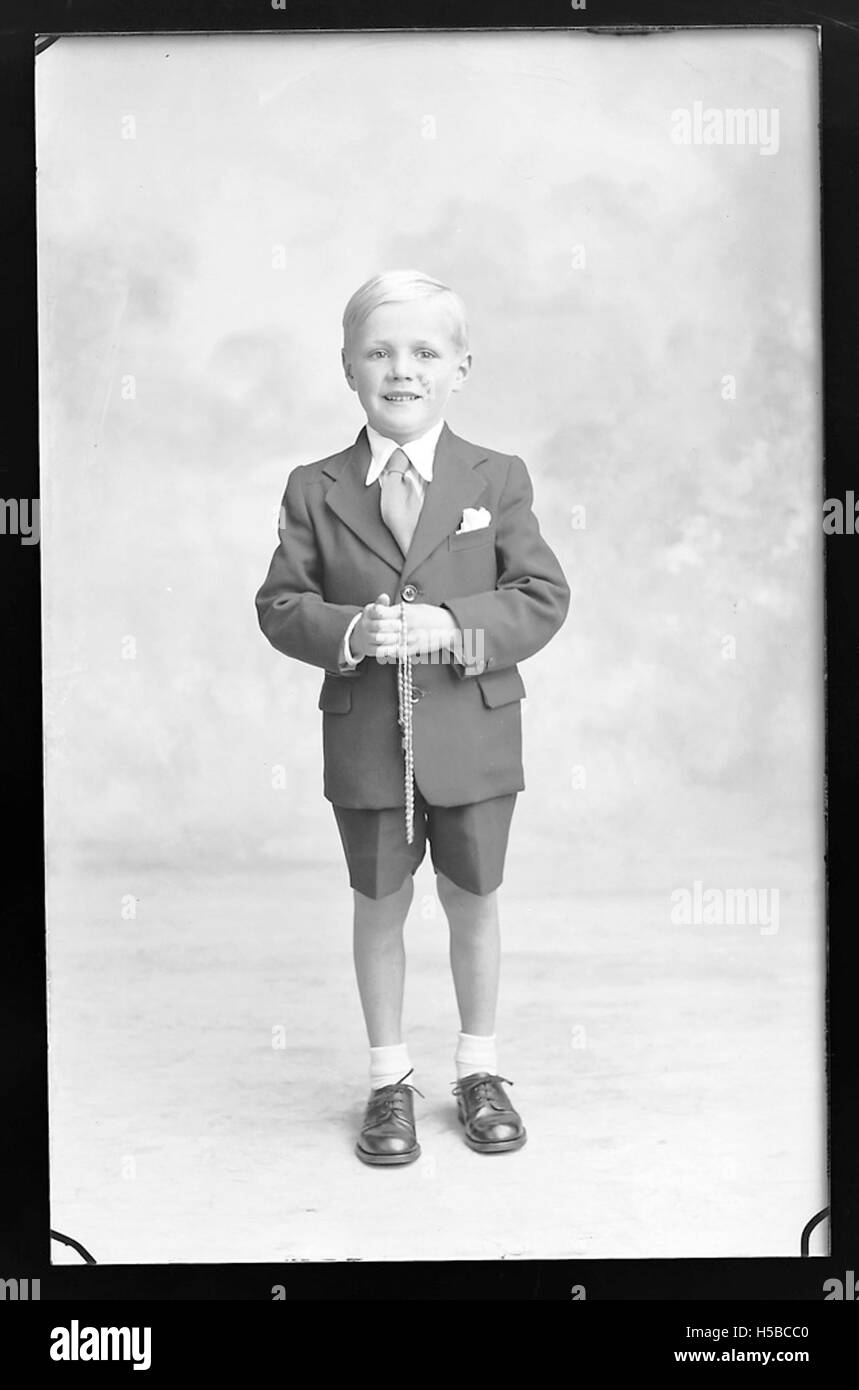 Questa immagine sembra fare riferimento a un documento di archivio o a una fotografia, possibilmente correlata a una raccolta di record o materiali storici catalogati come parte di un archivio più grande. Foto Stock
