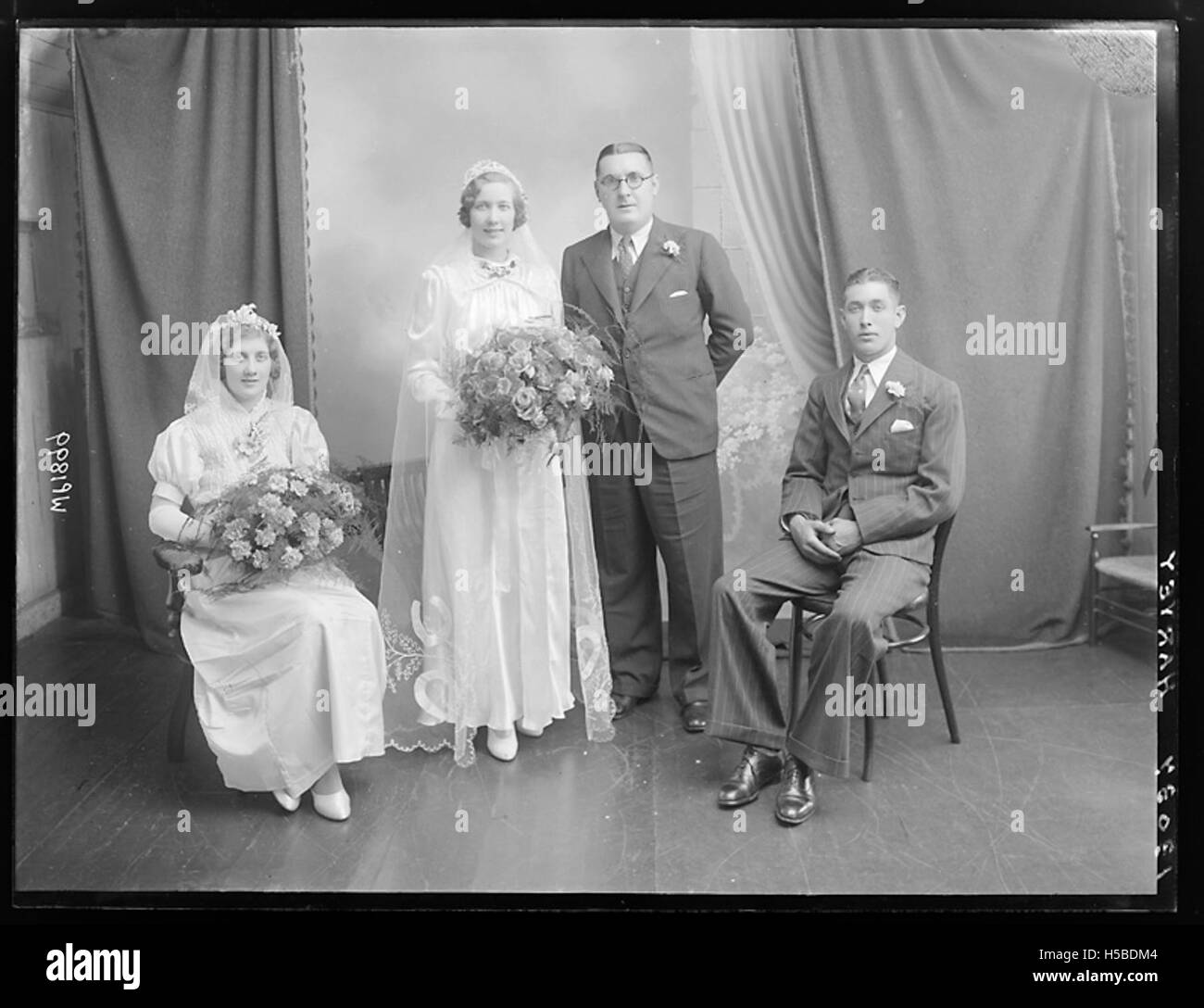 Il titolo "Harvey" si riferisce probabilmente a una persona, un luogo o una cosa, ma senza un ulteriore contesto, è difficile determinare il riferimento storico specifico. Potrebbe trattarsi di una fotografia o di una registrazione storica relativa al nome Harvey. Foto Stock