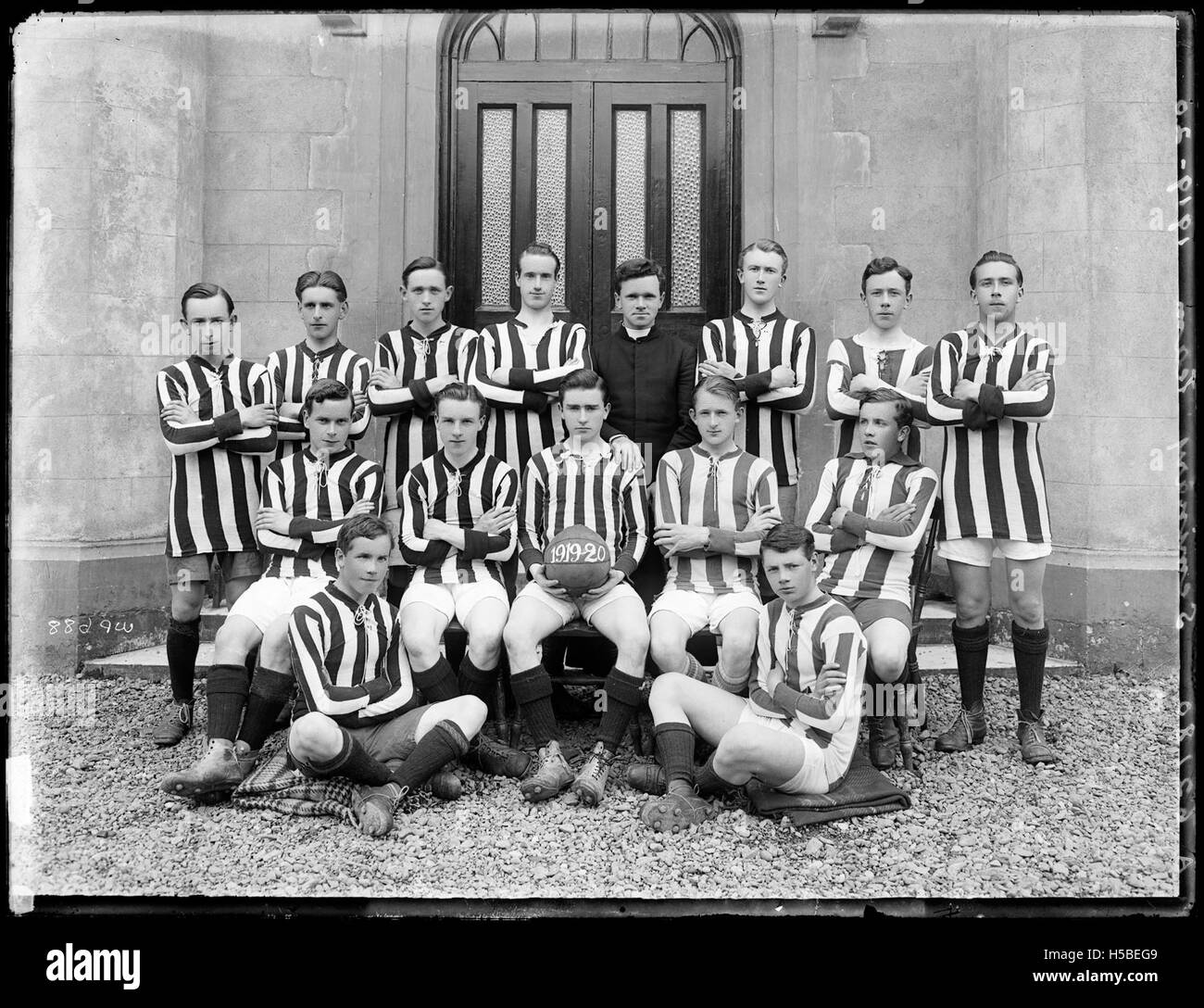 La squadra di football del St Patrick's College, una parte importante della cultura sportiva del college, è riconosciuta per il suo spirito competitivo e il suo contributo alla storia atletica della scuola. Le prestazioni del team sono state una fonte di orgoglio per la comunità universitaria. Foto Stock