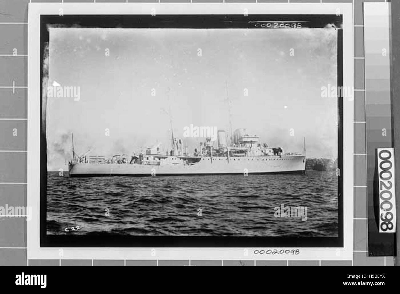 La HMAS Warrego era una notevole nave della Royal Australian Navy, entrata in servizio all'inizio del XX secolo. La nave giocò un ruolo chiave nelle operazioni navali dell'Australia, specialmente durante la seconda guerra mondiale e gli sforzi del dopoguerra. Foto Stock
