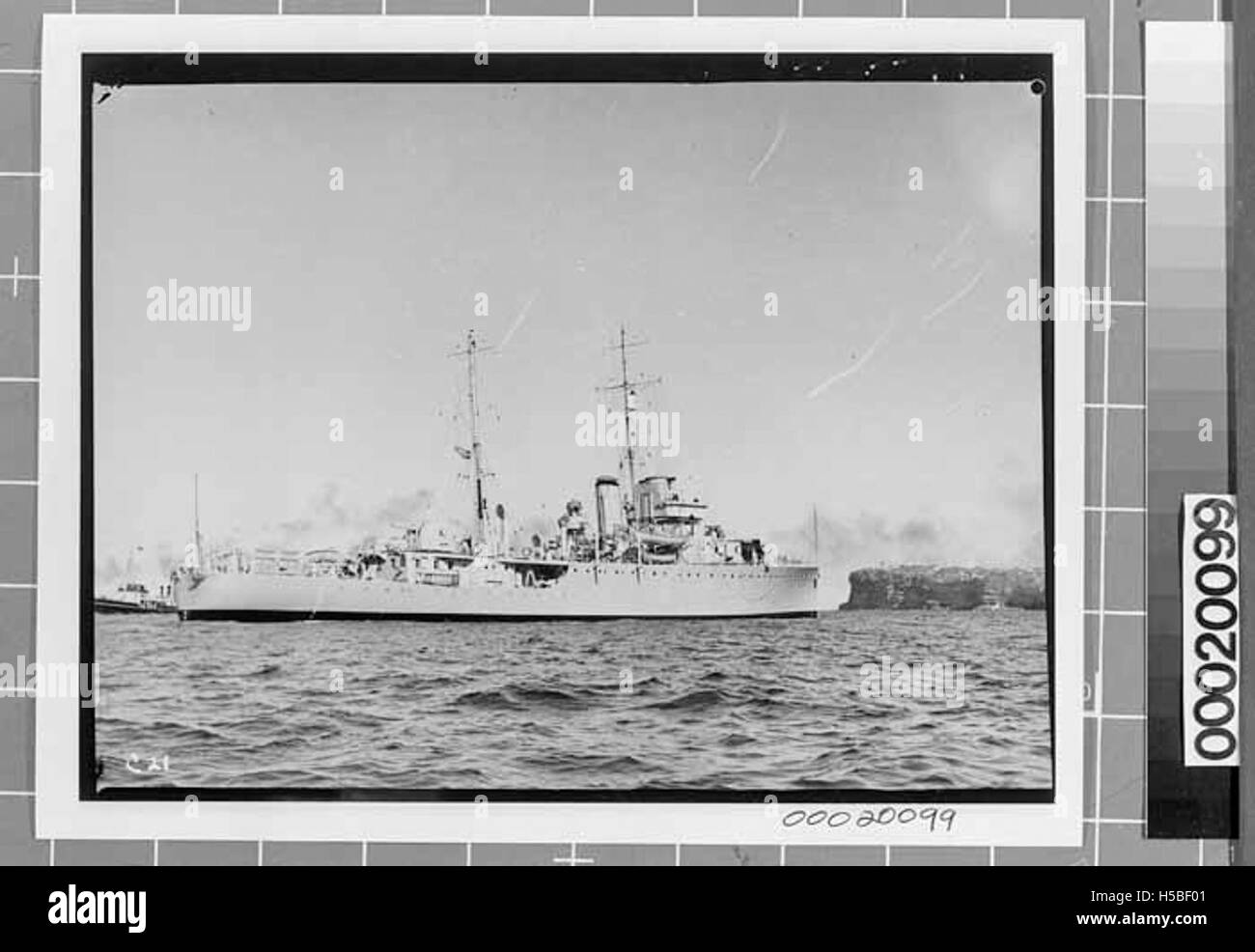 La HMAS Warrago, una nave navale australiana, ha partecipato a vari eventi nazionali, come festival e commemorazioni. Il suo coinvolgimento nelle cerimonie pubbliche sottolinea la sua importanza nella marina australiana e nell'orgoglio nazionale. Foto Stock