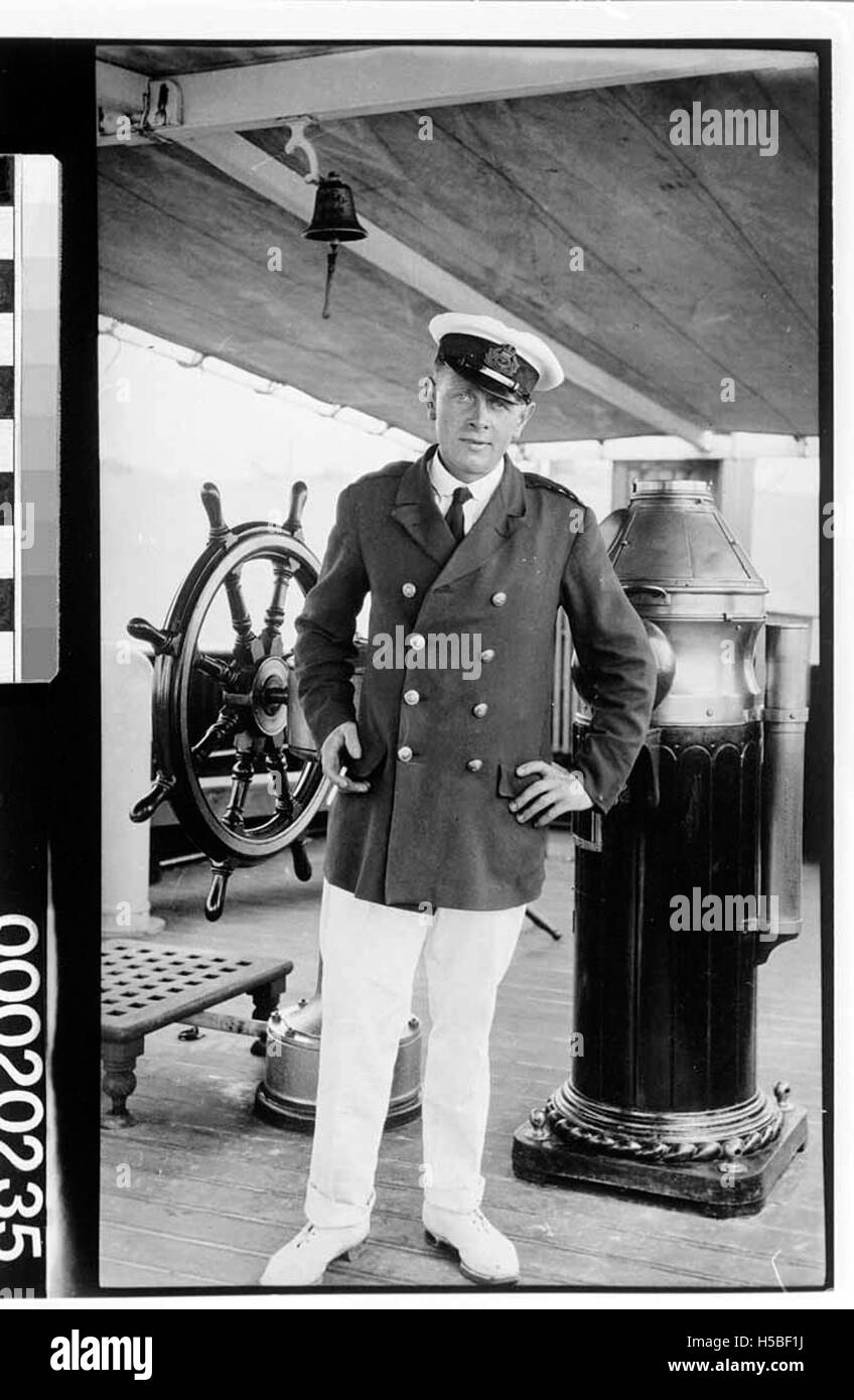 Il terzo ufficiale George Sydney Jefferys prestò servizio sulla SS Purley, una nave mercantile britannica. Il suo ruolo di terzo ufficiale prevedeva la supervisione della navigazione e la sicurezza dell’equipaggio e dei passeggeri della nave. Foto Stock