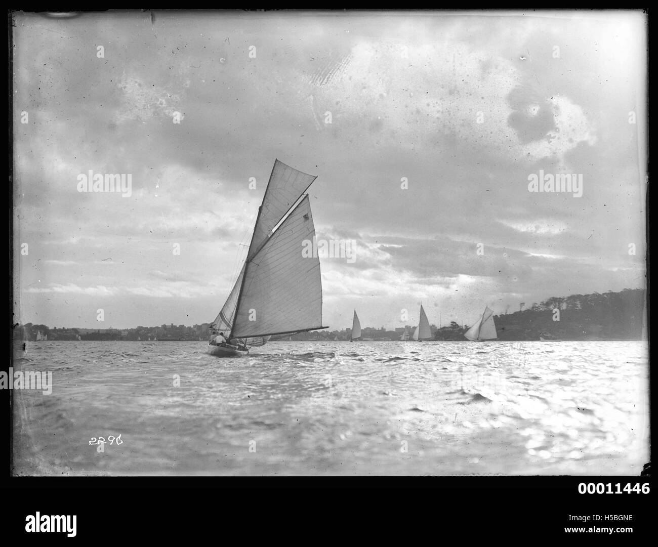 Yacht vicino in Bradleys Head, Porto di Sydney Foto Stock