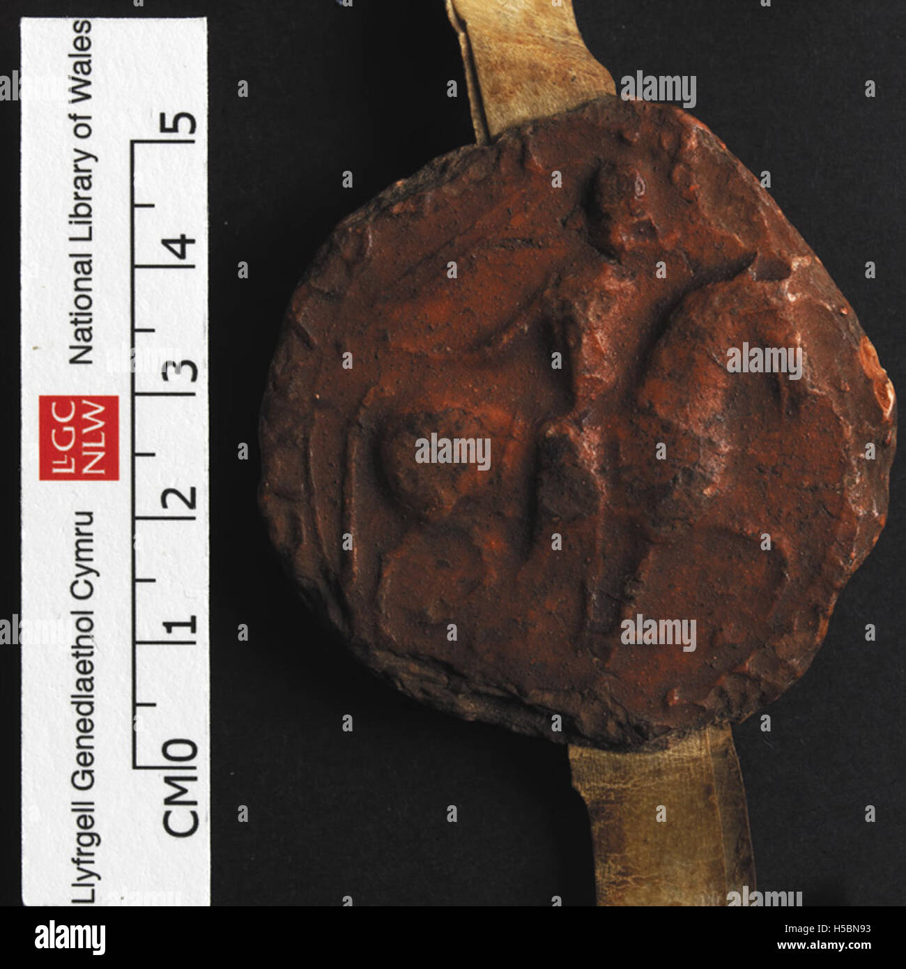 L'NLW Penrice and Margam Deeds 95 (sigillo 2) si riferisce a un documento o atto storico, relativo alle tenute di Penrice e Margam. Ha un significato giuridico o storico, conservato come parte di un archivio più grande. Foto Stock