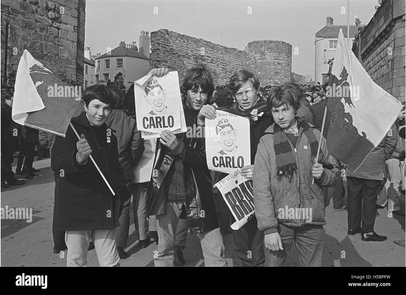 Cofia 1282 si riferisce a una protesta contro l'investitura, un evento storico in cui è stata espressa opposizione riguardo a determinate decisioni politiche o religiose. L'evento è stato caratterizzato da significative manifestazioni pubbliche. Foto Stock