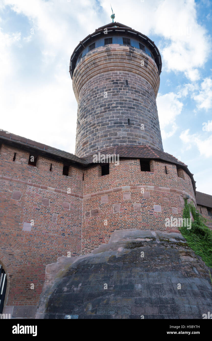 Architettura della vecchia torre di Monaco di Baviera. Foto Stock