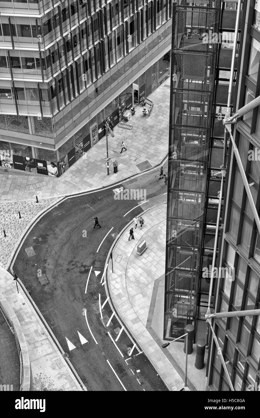 London, Regno Unito - Luglio 2016: vista aerea guardando verso il basso sulla Sumner Street dalla nuova Tate moderno edificio di estensione a sud di Londra Foto Stock