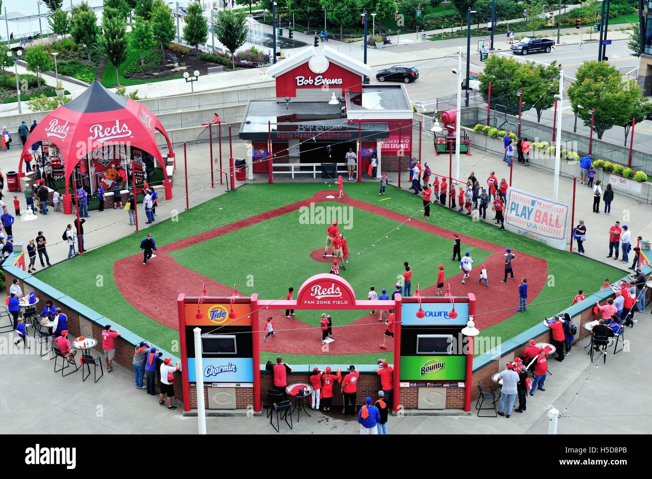 Una sfera whiffle stadium entro un stadium, uno dei fan-friendly attrazioni dentro la Great American Ballpark. Cincinnati, Ohio, Stati Uniti d'America. Foto Stock