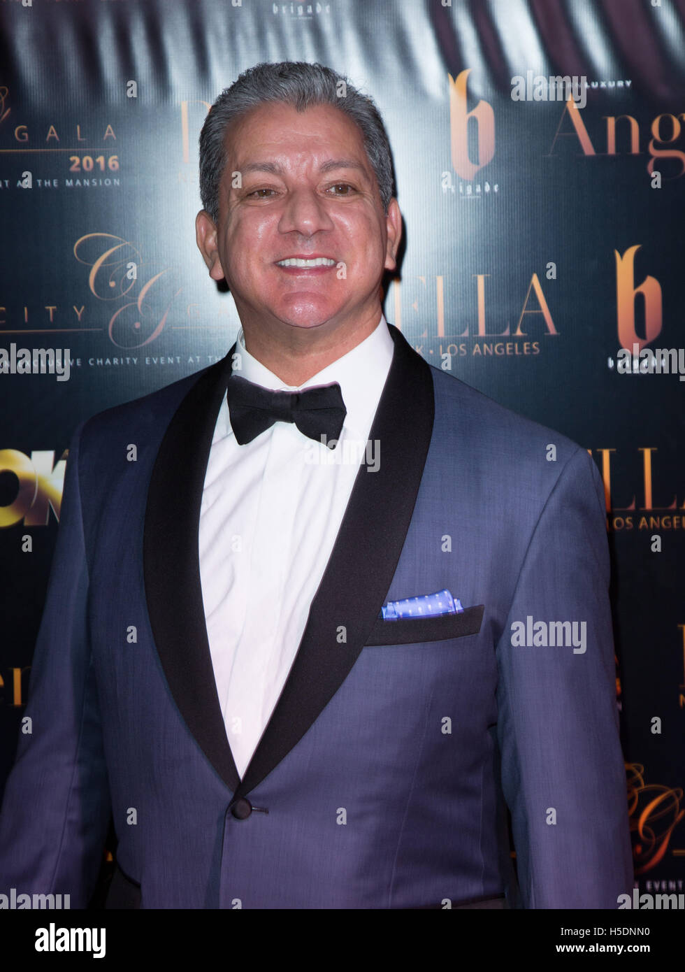 Bruce Buffer assiste il 2016 Città Fundraiser di Gala presso il Palazzo di Playboy nel febbraio 15, 2016 a Los Angeles, California. Foto Stock