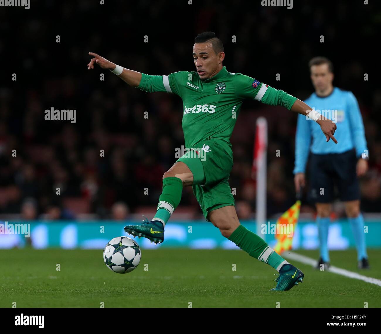 Emirates Stadium, Londra, Regno Unito. Xix oct, 2016. Natanael di Ludogorets durante la UEFA Champions League match tra Arsenal e Ludogorets Razgrad presso l'Emirates Stadium di Londra. Ottobre 19, 2016. Solo uso editoriale Credito: teleobiettivo con immagini / Alamy Live News Foto Stock