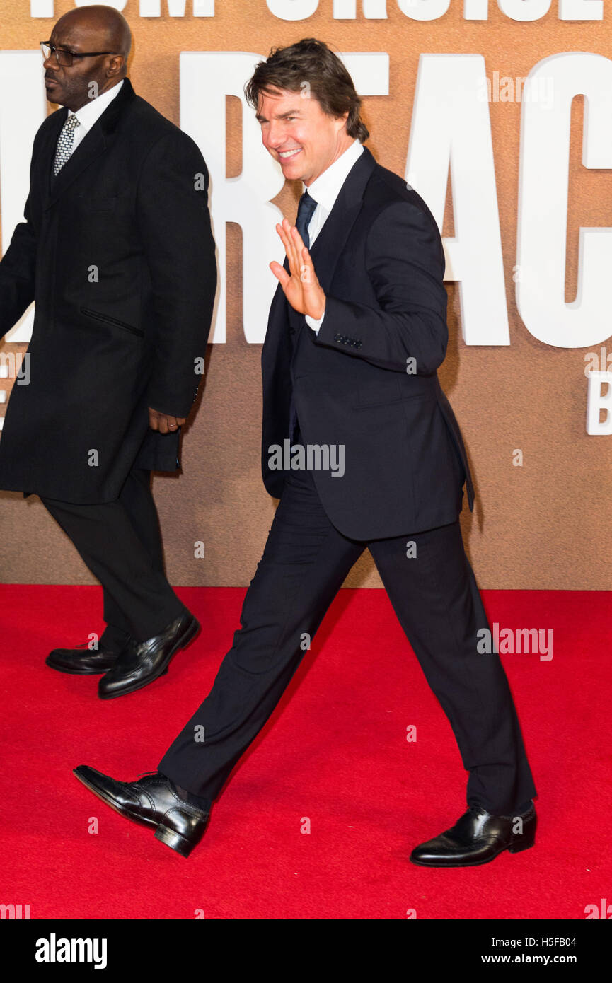 Londra, Regno Unito. 20 ottobre, 2016. Tom Cruise assiste la Comunità premiere del film di pinza Jack: mai tornare indietro. Londra, UK Credit: Raymond codolo/Alamy Live News Foto Stock
