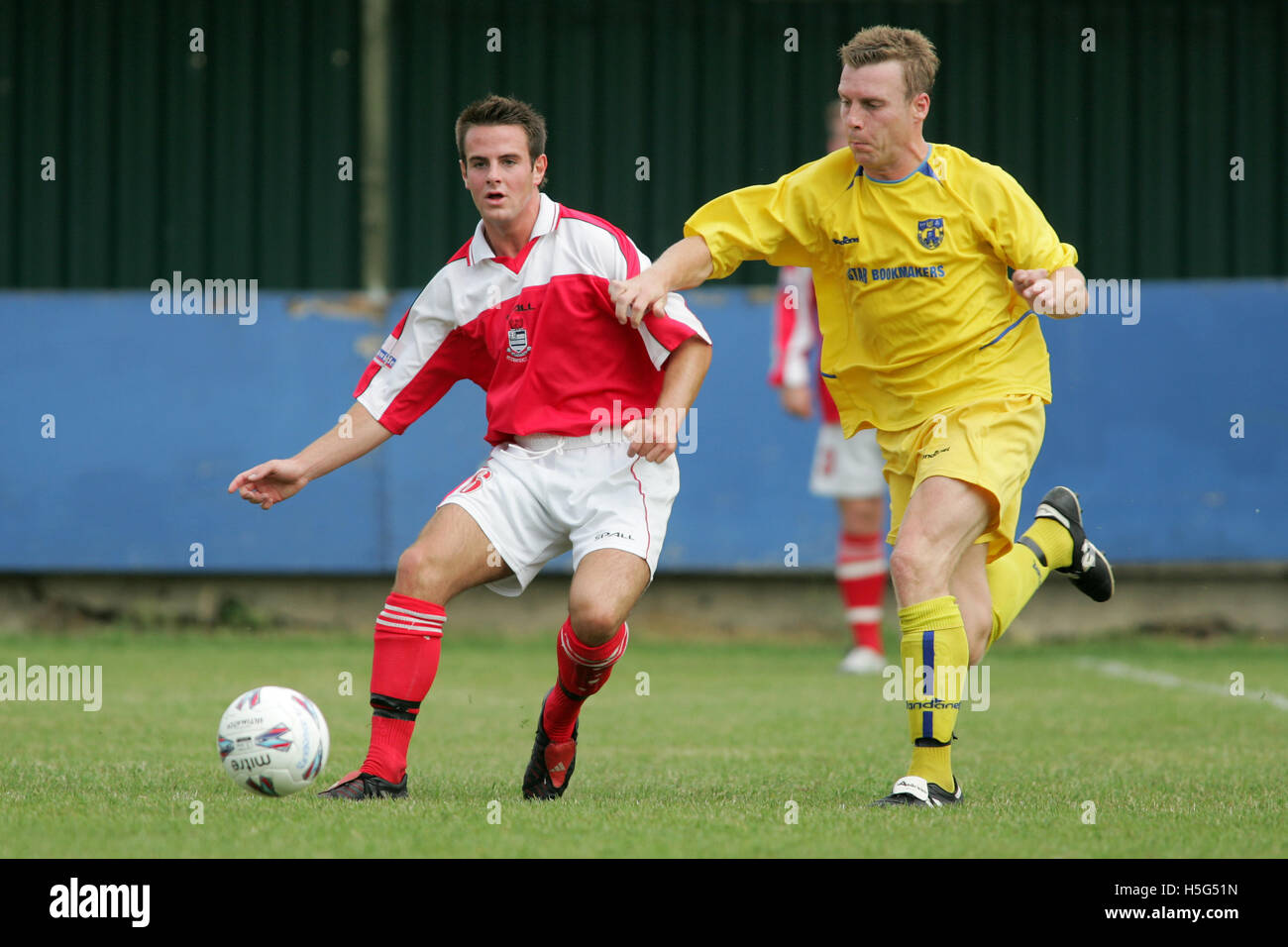 Redbridge 1 Barking & East Ham United 1 - amichevole a Oakside - 30/07/05 - rivali locali Redbridge e Barking si dividono il bottino in un contesto altamente competitivo pre-stagione incontro Foto Stock