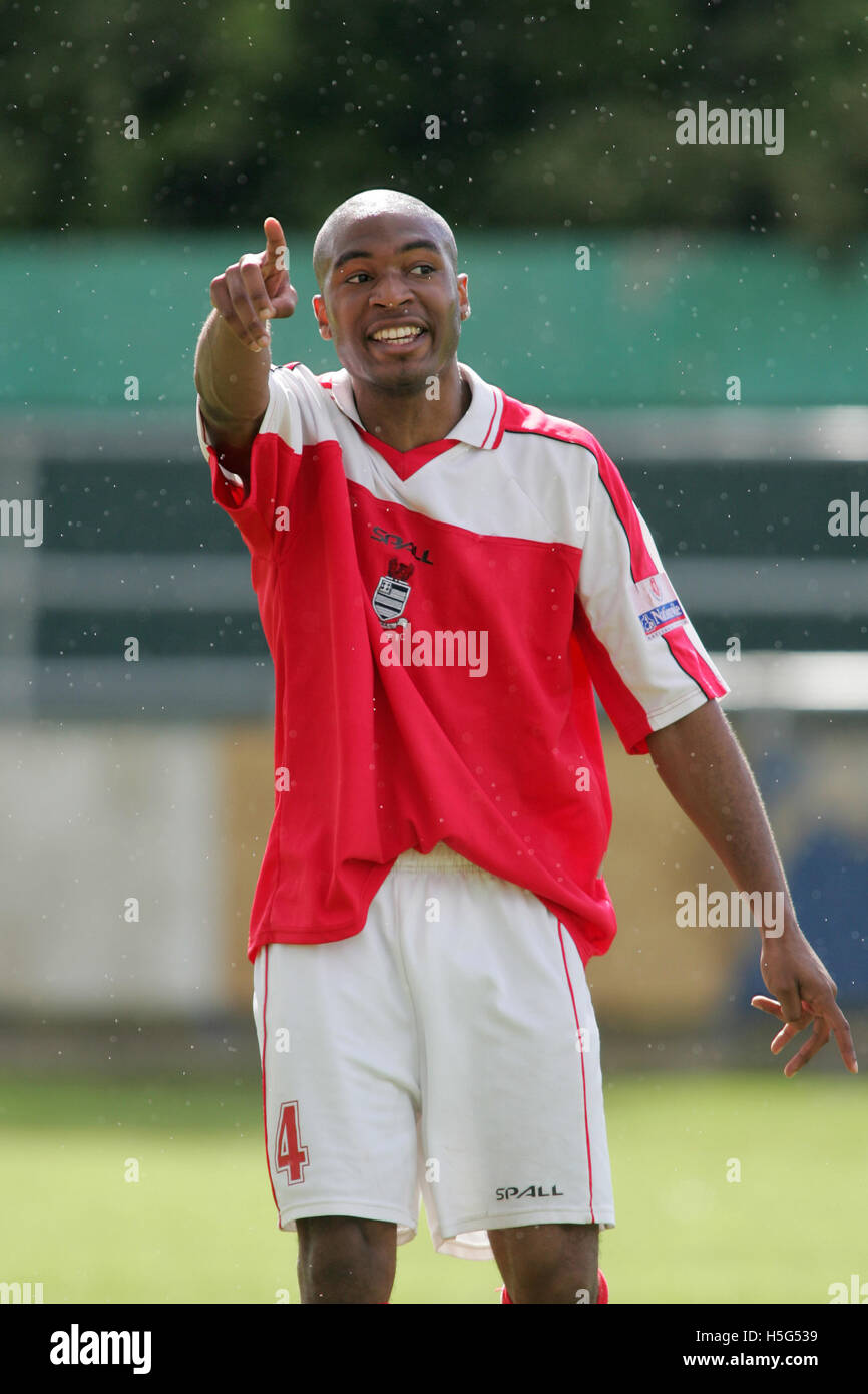 Redbridge 1 Barking & East Ham United 1 - amichevole a Oakside - 30/07/05 - rivali locali Redbridge e Barking si dividono il bottino in un contesto altamente competitivo pre-stagione incontro Foto Stock