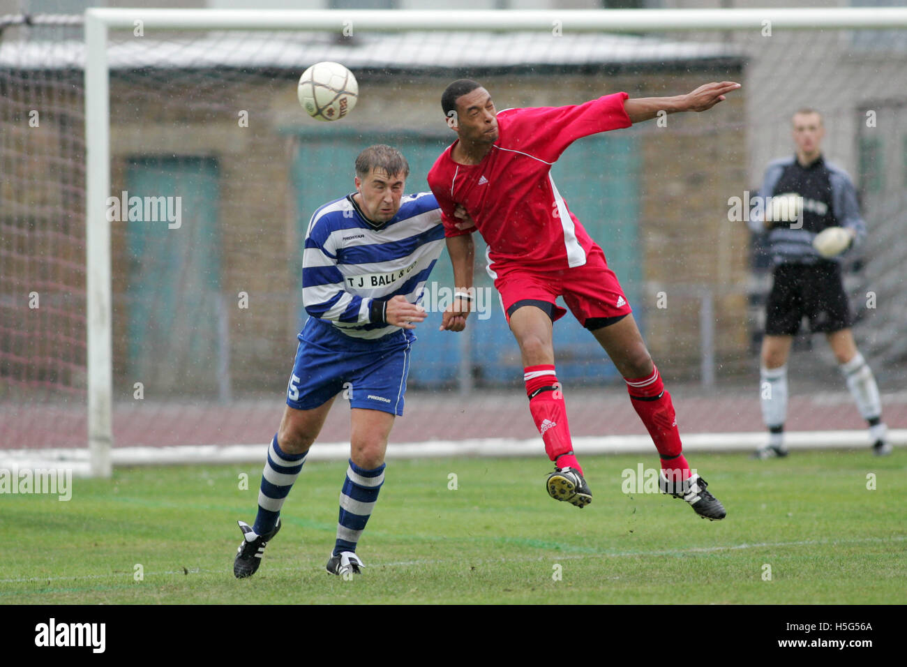 Ilford 0 Aveley 0 - Southern League Division One East - 13/08/05 - Ilford e Aveley condividere il bottino per il giorno di apertura della Southern League stagione Foto Stock