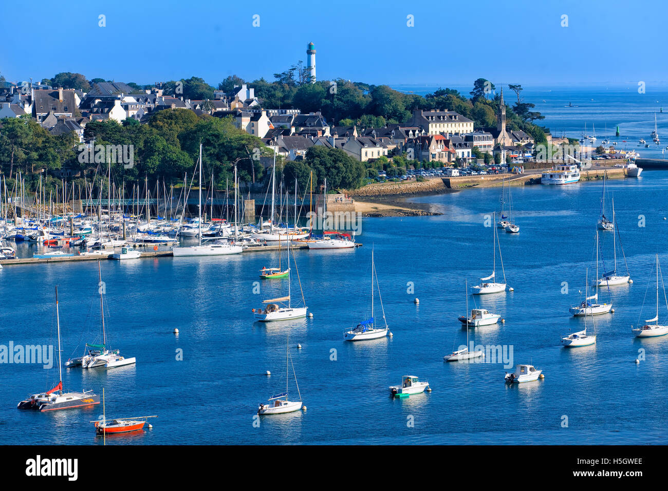 Villaggio di Benodet e l'Odet fiume in Bretagna, Francia Foto Stock