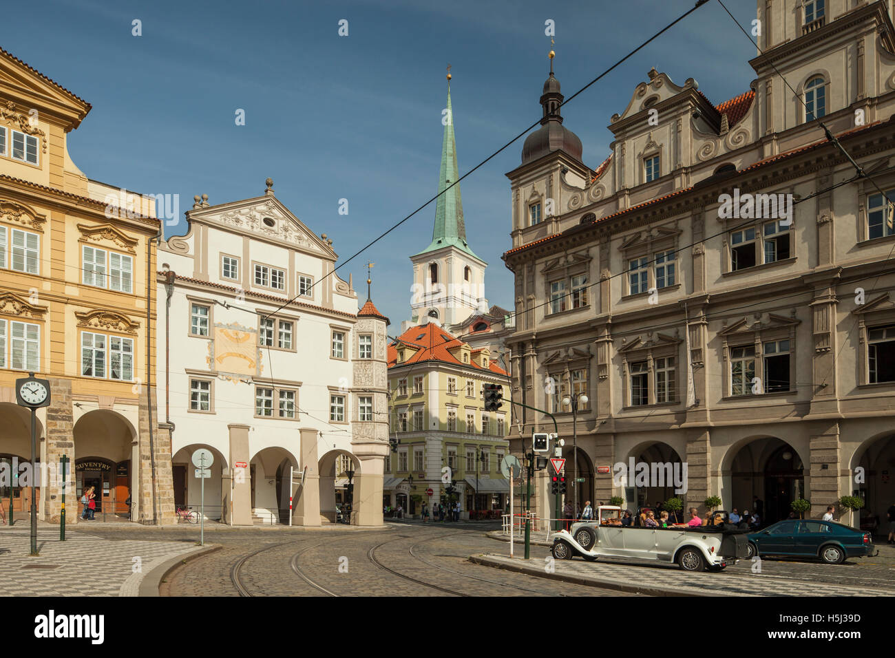 Pomeriggio autunnale in Mala Strana (quartiere Lesser), Praga, Repubblica Ceca. Foto Stock