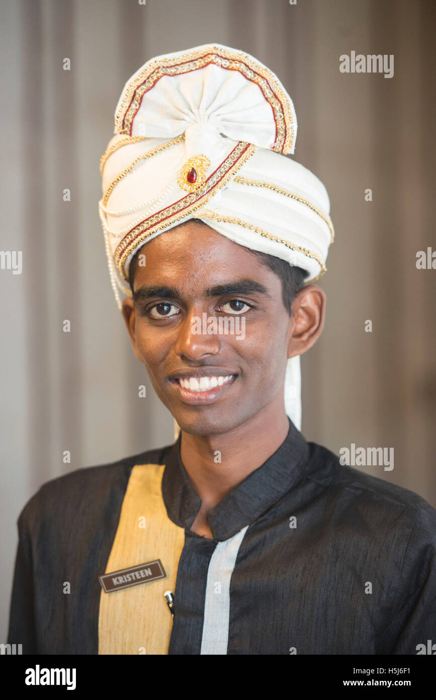 Uomo che indossa il tradizionale abito indù, Jaffna nello Sri Lanka Foto Stock