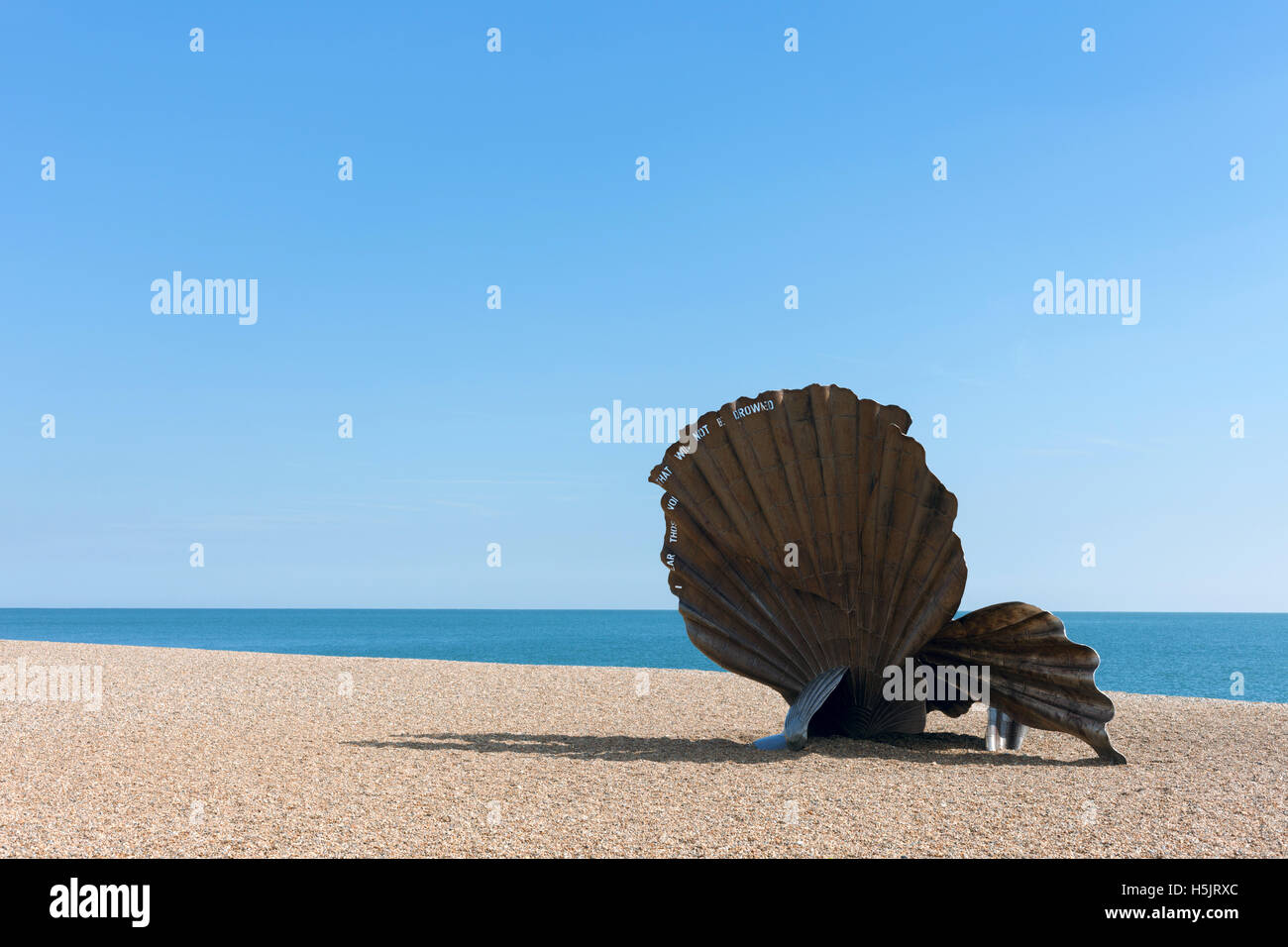 Smerlo scultura sulla spiaggia Aldeburgh Suffolk REGNO UNITO Foto Stock