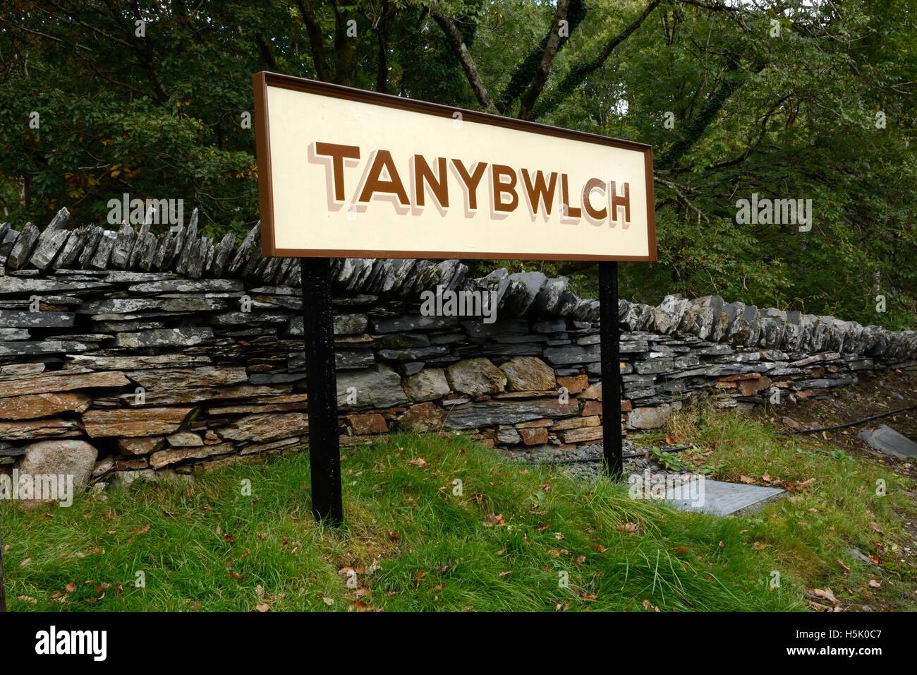 Tan y Bwlch Stazione ferroviaria segno Maentwrog Gwynedd Foto Stock