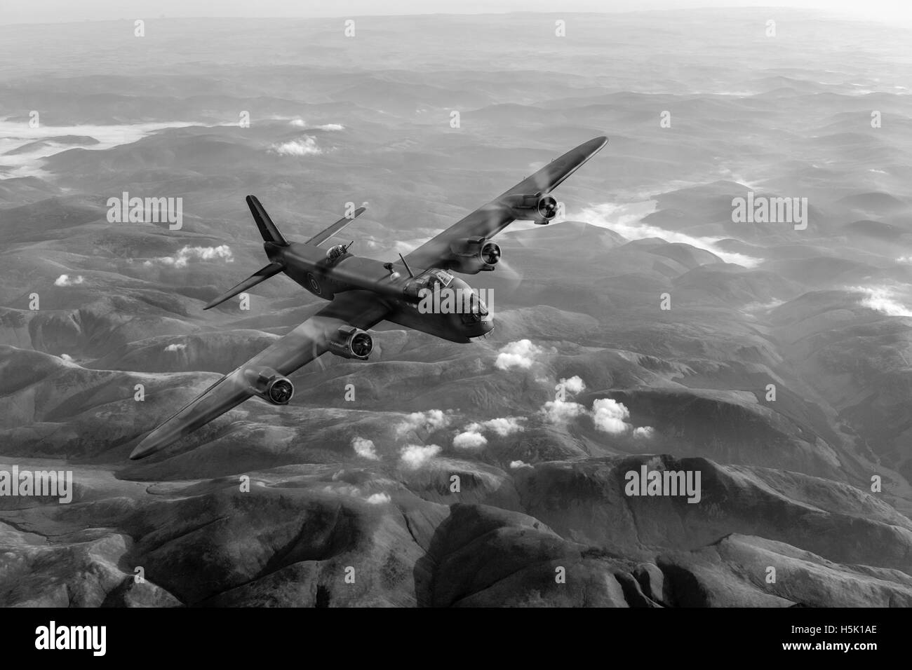 Il corto Stirling fu il primo bombardiere pesante per entrare in servizio con la Royal Air Force nel WW2 e rimane facilmente il più grande. Foto Stock