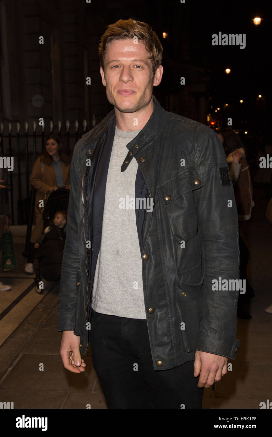 Londra, Regno Unito. Il 20 ottobre 2016. Attore britannico James Norton assiste lo Sheraton Grand London Park Lane launch party. Foto Stock