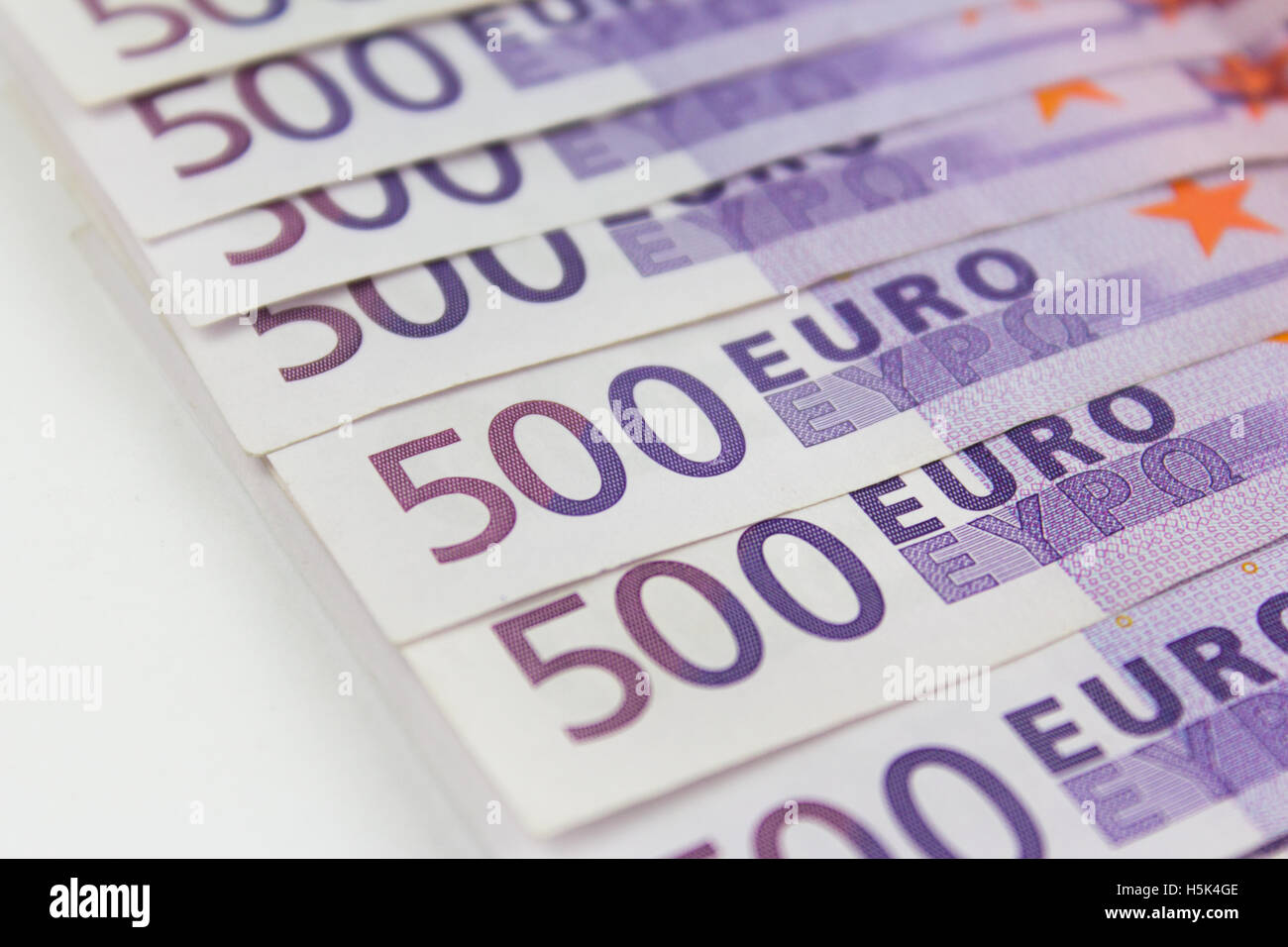 Pila di denaro contante - 500 euro bills macro - banconote europee Foto Stock