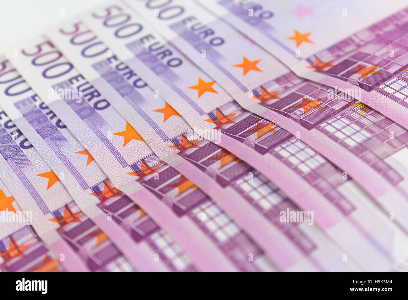 Pila di denaro contante - 500 euro bills macro - banconote europee Foto Stock