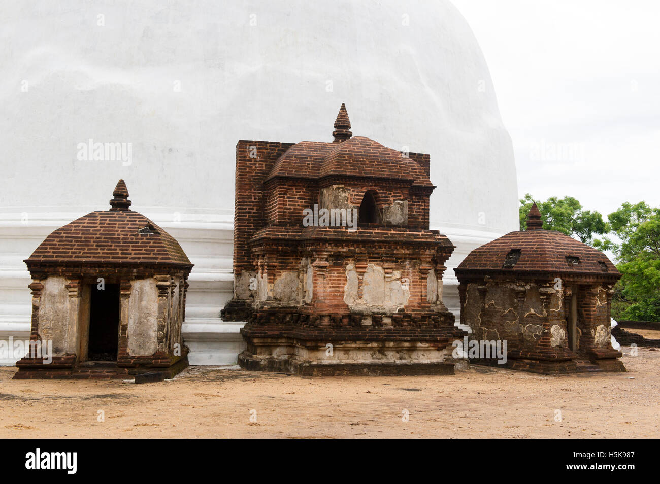 Stupa al Lankatilaka nell'antica città di Polonnaruwa, Sri Lanka Foto Stock