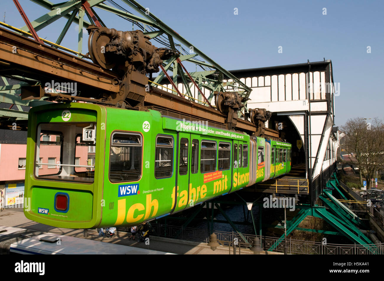 Schwebebahn, monorotaia aerea, Wuppertal, Bergisches Land area, Renania settentrionale-Vestfalia Foto Stock