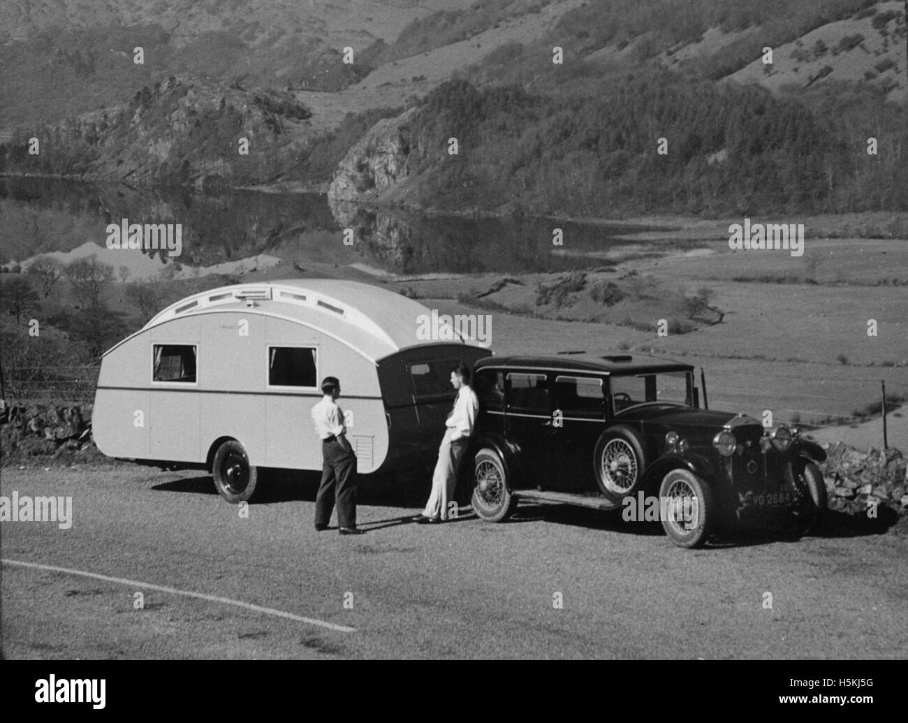 Humber 16/50 Salone 1929 con caravan Foto Stock