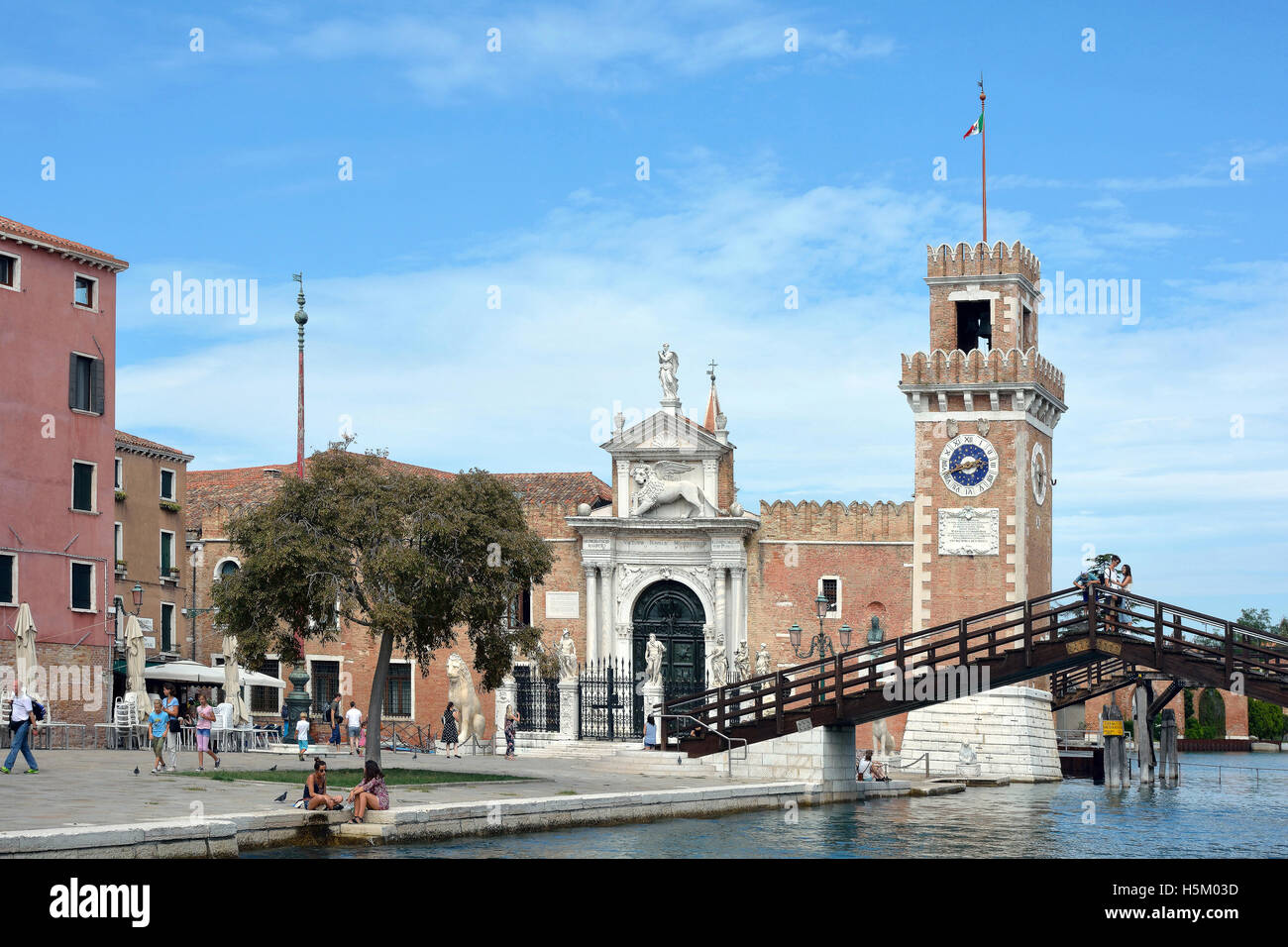 Ingresso allo storico Arsenale Veneziano e il Museo Navale nel quartiere di Castello di Venezia in Italia. Foto Stock