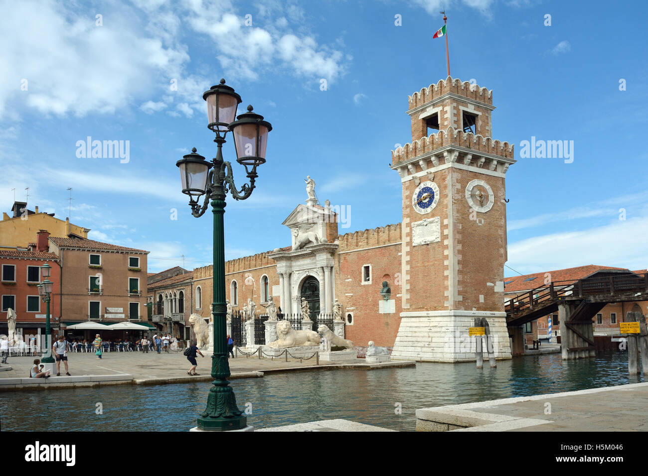 Ingresso allo storico Arsenale Veneziano e il Museo Navale nel quartiere di Castello di Venezia in Italia. Foto Stock