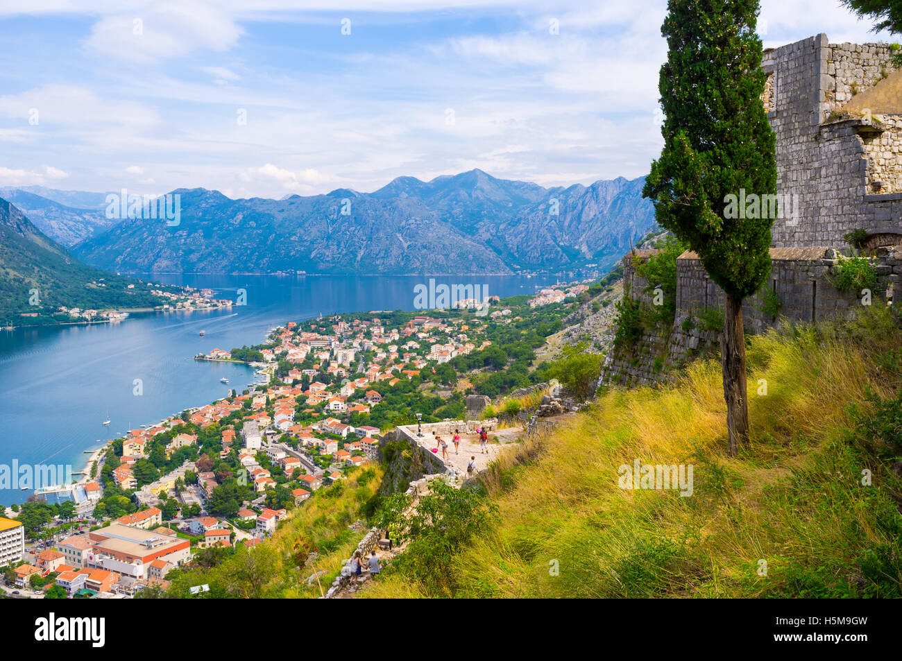 La fortezza di San Giovanni contiene molti punti di vista per la migliore panoramica della città vecchia, costa e tutti Kotor bay, Kotor, Mont Foto Stock