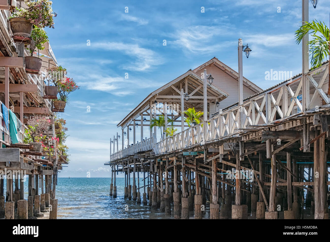 Famosa Hua Hin Pier dove deliziosi frutti di mare è servita. Hua Hin, Thailandia. Foto Stock