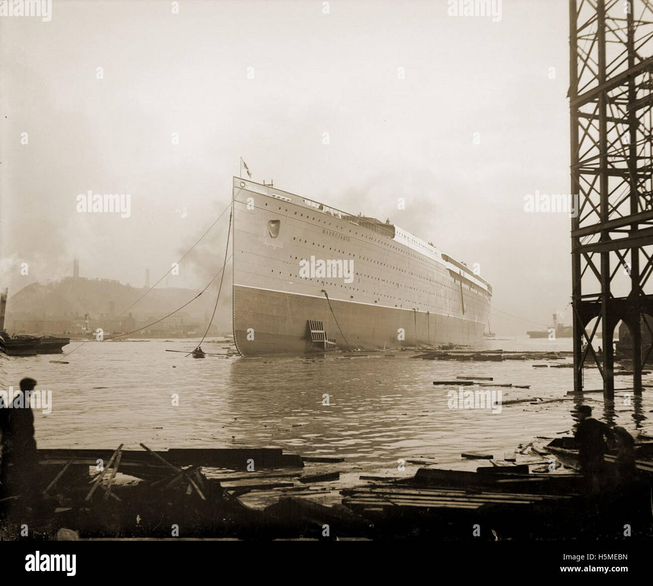 RMS Mauritania a galla dopo il lancio Foto Stock